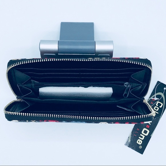 Multi Animal Print Wallet Zipper Closure - Picture 2 of 2